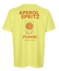Gul somrig t-shirt med stilrent tryck av ett glas och apelsin på ryggen