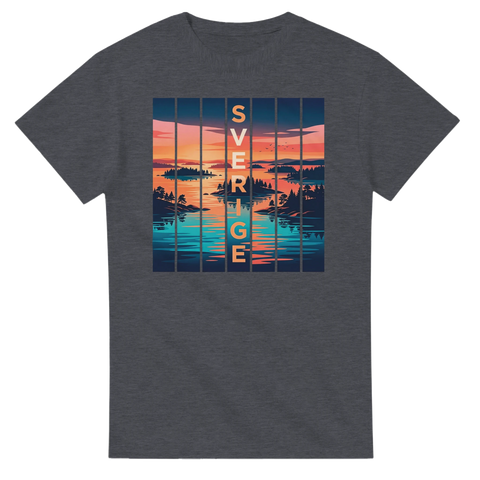 Retro landskapsmotiv med speglingar i vatten och vertikal text – grå t-shirt