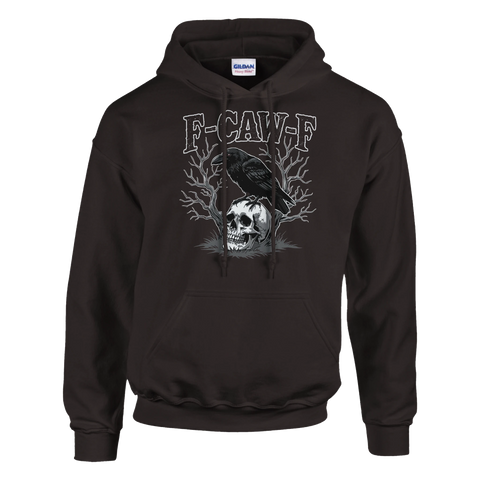 Gothic hoodie design med en korp sittandes på en mänsklig skalle