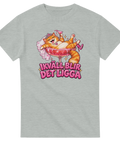 Ljusgrå t-shirt med katten i cocktailglas, brudslöja och texten ”Ikväll blir det ligga”.