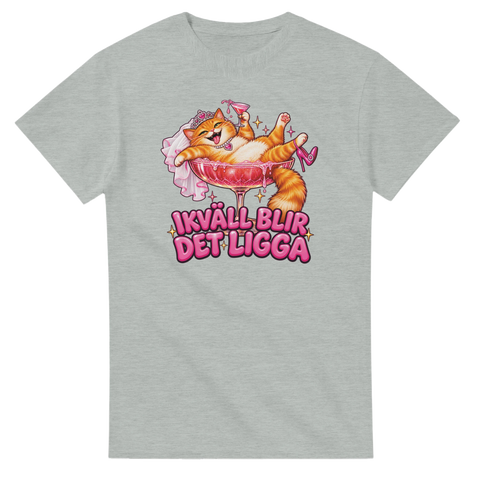 Ljusgrå t-shirt med katten i cocktailglas, brudslöja och texten ”Ikväll blir det ligga”.