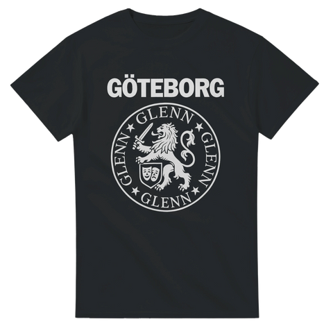 Svart t-shirt med texten "Göteborg Glenn Glenn Glenn" och ett vitt lejonemblem – humoristisk hyllning till Göteborg och västkustkultur

