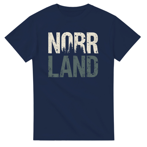 Skogsinspirerat Norrland-motiv i sliten retrostil på marinblå t-shirt