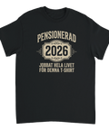 Svart t-shirt med beige tryck Pensionerad 2026 i klassisk stil