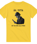 Sarkastisk t-shirt med motiv av undersökande detektiv på gul bakgrund