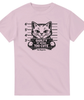 Svart tecknad katt med "Guilty of Being Too Cute" på rosa t-shirt.