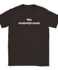 Mörkbrun t-shirt med vit text-illustration – personlig studentgåva