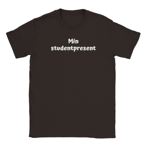 Mörkbrun t-shirt med vit text-illustration – personlig studentgåva
