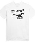 Rollaptor-motiv med dinosaurie med rullator och texten "ROLLAPTOR" på vit t-shirt.