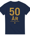 Marinblå t-shirt med guldig text "50 ÅR" och en liten stjärna under.