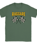 Militärgrön T-shirt med gul text Raggare och två korslagda svartvita racingflaggor – perfekt för bilkultur, cruising och raggarkvällar