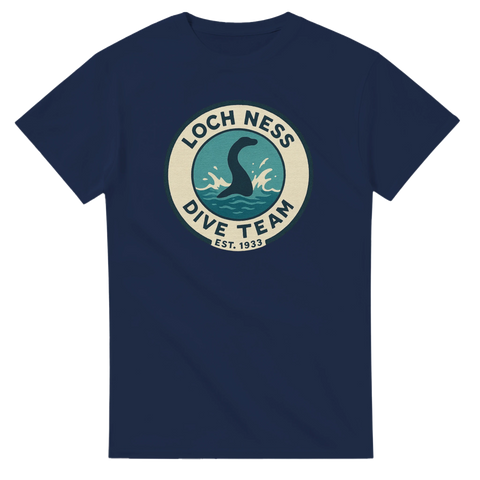 Klassiskt cirkelformat tryck med Nessie-siluett – marinblå t-shirt med motiv