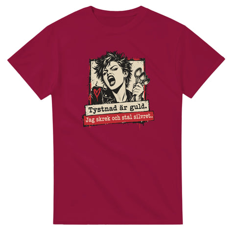 Vinröd t-shirt med kvinnoporträtt med skedar och texten ”Tystnad är guld. Jag skrek och stal silvret...”