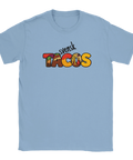 Svensk TACOS" text i bubblig stil med tacos, köttfärs, ost och sallad på ljusblå t-shirt.