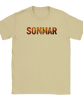 Beige t-shirt med retroinspirerad illustration av semesterkänsla och sol