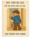 Poster "Det här är Leo" med tecknad pojke i blå jacka och brun keps.