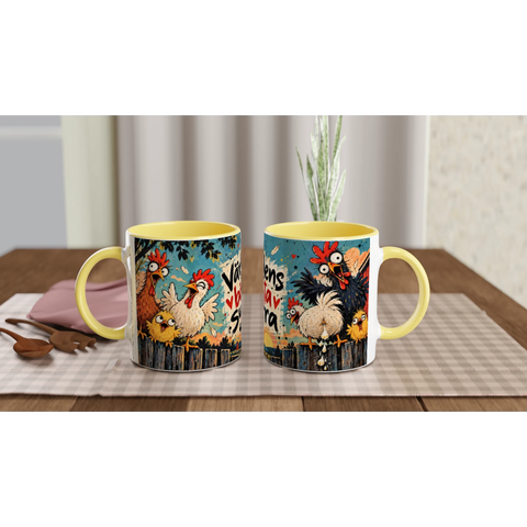 Mugg med texten Världens bästa syrra och tecknade hönor.