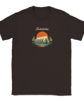 Retroinspirerad illustration av Feskekörka i solnedgång på en mörkbrun t-shirt