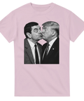 Provokativ t-shirt med surrealistiskt tryck av kända ansikten på rosa tyg