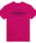 Grafisk t-shirt med texten Proud Member of the Andersson Family i cerise
