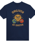Marinblå t-shirt med humoristiskt motiv av ett irriterat solsystem i retrostil