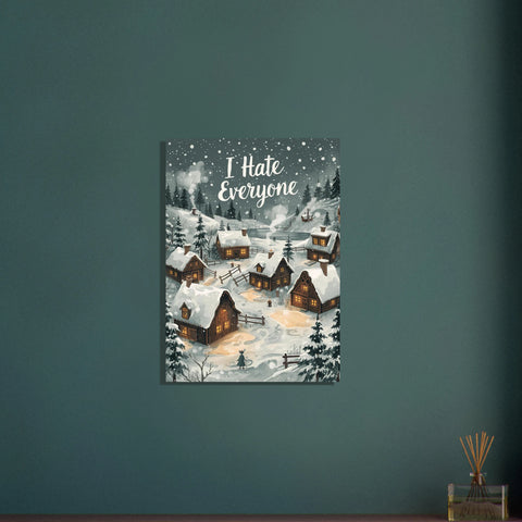 Poster med vintermotiv föreställande rykande skorstenar, granar och små stugor i ett kuperat snölandskap under natten.