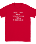 Röd t-shirt med provokativ textdesign och kaxig attityd