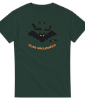 Svart fladdermus-grafik med texten Glad Halloween på mörkgrön t-shirt