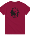 Ikoniskt tryck av filosofen Karl Marx på en vinröd t-shirt