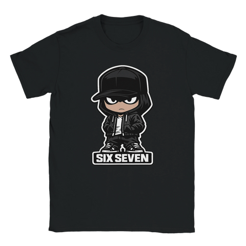 Tecknad karaktär i svart keps & hoodie, text "SIX SEVEN" på svart t-shirt.