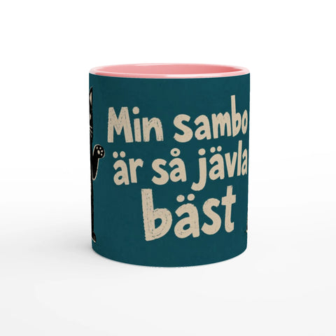 Mugg med texten Min sambo är så jävla bäst och en svartvit katt.