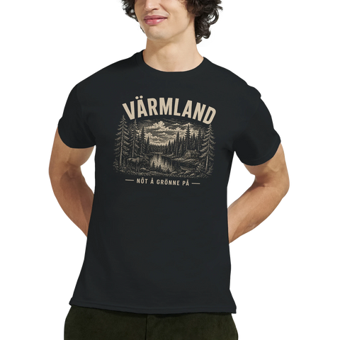 Man bär svart t-shirt med vintage Värmland-motiv och dialektalt citat
