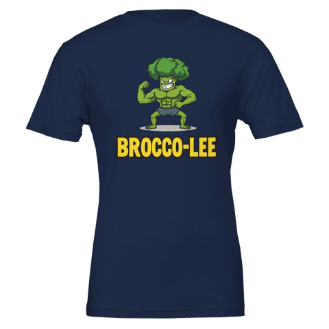 Muskulös broccolifigur med text "BROCCO-LEE" på marinblå t-shirt.