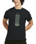 Ideas come after coffee" text i grågrönt med kaffekopp på svart t-shirt.