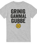 T-shirt med svart text "Grinig Gammal Gubbe" och illustration av en sur smiley, perfekt som present till honom med humor och dåligt morgonhumör