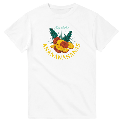 Tecknade ananaser och skivor med texten "Jag älskar ANANANANANAS" på vit t-shirt.