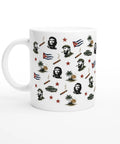 Grafiskt mönster med Che Guevara, cigarrer och kubanska flaggor – vit kaffemugg