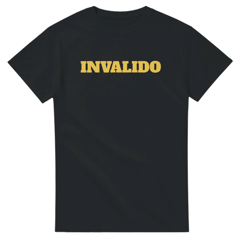 Invalido t-shirt med gul text från Sällskapsresan – svart