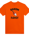 Fiskespö med texten "Bakom Flötet" på t-shirt