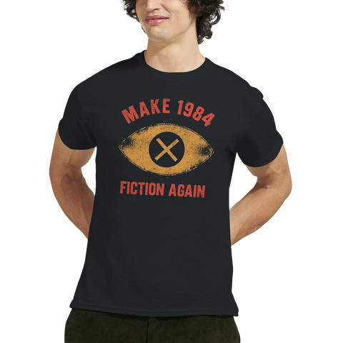 Man bär svart t-shirt med provokativt tryck i retrostil