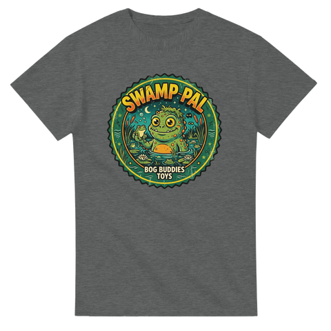 Retro illustration av ett grönt träskmonster i badge-stil på gråmelerad t-shirt