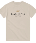 Minimalistisk design för campingentusiaster på sandfärgad t-shirt