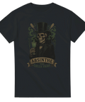 Svart t-shirt med motiv av ett skelett i hög hatt som håller ett glas absint, med grön dimma och texten "Absinthe – The Green Fairy".