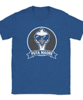 Blå t-shirt med illustrerad struts i badge-stil och attitydfull text