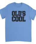 Old's Cool" text i sliten retrostil på ljusblå t-shirt.