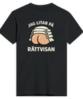 Svart t-shirt med kaxig och ironisk textdesign föreställande en domare