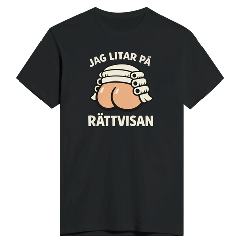 Svart t-shirt med kaxig och ironisk textdesign föreställande en domare