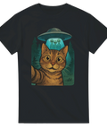 Svart t-shirt med tecknad katt som tar selfie med UFO och två utomjordingar i bakgrunden