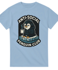 Ljusblå t-shirt med hoodieklädd pingvin på isflak och texten “Anti-Social Penguin Club”