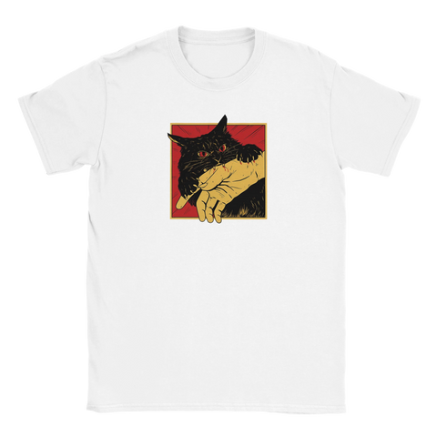 Rolig t-shirt med serietidningsmotiv av svart katt som attackerar en mänsklig hand